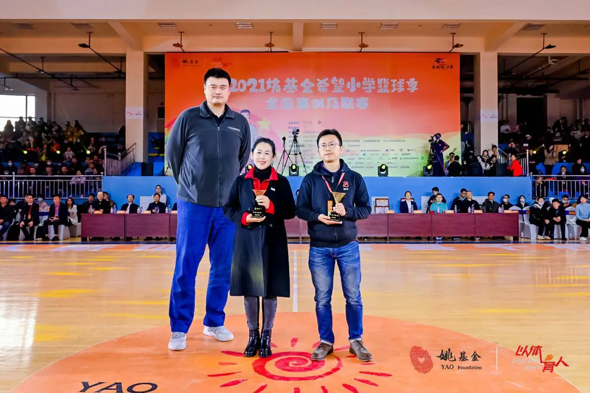 刻苦训练篮球时如何避免受伤的建议_0